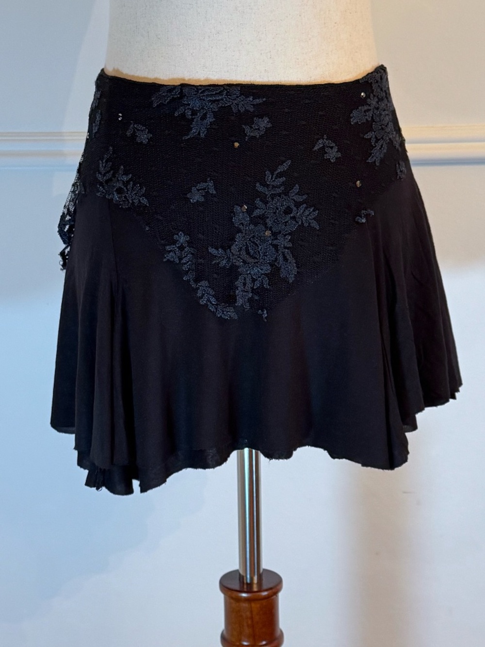 Y2K Ya-Ya Black Lace Beaded Flared Mini Skirt Low Rise Cotton Jersey Fairycore M